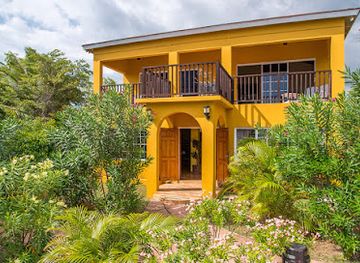 jamaica/treasure-beach/landmark/sparkling-waters-villas