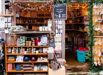 minnesota/duluth/landmark/hucklebeary