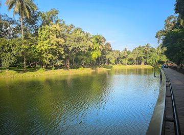 bangladesh/madhupur-tract/landmark/ramna-park-walkway
