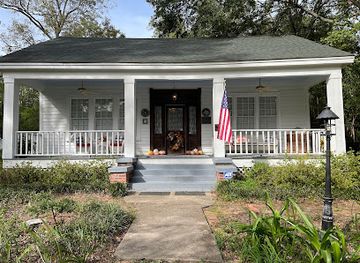 texas/gulf-coast/landmark/the-grove