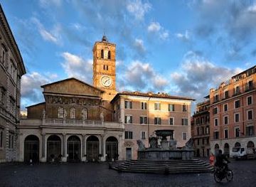 vatican-city/vatican-pinacoteca/landmark/piazza-di-santa-maria-in-trastevere