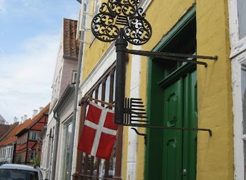 denmark/aero/landmark/flaske-peters-samling