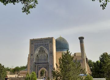uzbekistan/samarkand/landmark/amir-temur-monument
