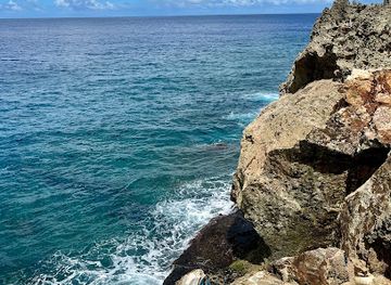 guam/tamuning/landmark/hospital-point-wall