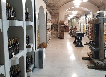 moldova/cricova-wine-cellars/landmark/milesti-mici-wine-cellar