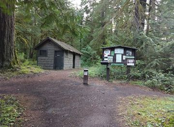 oregon/umpqua-valley/landmark/blue-pool-campground