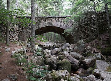 maine/acadia-national-park/landmark/cobblestone-bridge