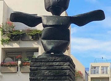 france/paris/le-marais/landmark/le-grand-assistant