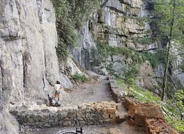 switzerland/bern/landmark/rothenfluh-ruins