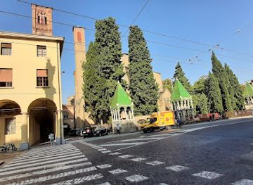 italy/bologna/landmark/tombe-dei-glossatori