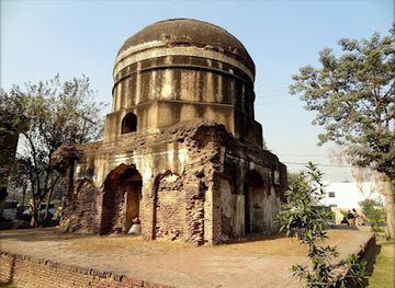 pakistan/lahore/landmark/tomb-of-buddhu
