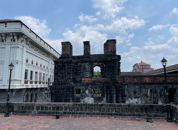 philippines/manila/intramuros/landmark/puerta-de-santa-lucia
