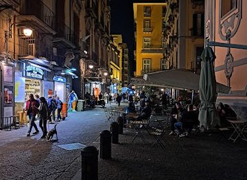 italy/naples/spaccanapoli/landmark/puok-spaccanapoli