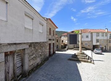 portugal/lamego/landmark/pelourinho-de-lalim
