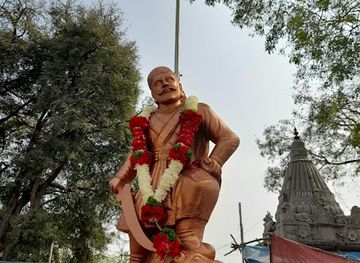 india/west-india/landmark/indian-statue-palace