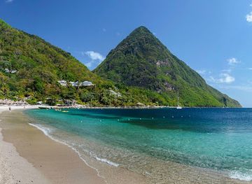 saint-lucia/anse-chastanet/landmark/golden-dream-boat-tours