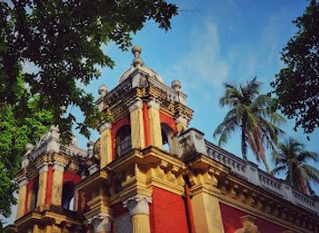 bangladesh/mymensingh-division/landmark/shoshi-lodge-sculpture