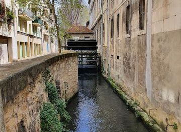 france/nimes/landmark/rue-des-teinturiers