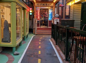 maine/bar-harbor/landmark/jordan-pond-ice-cream-fudge