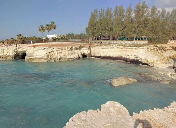 cyprus/adonis-baths-waterfalls/landmark/white-cliffs