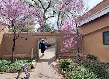 new-mexico/santa-fe/canyon-road/landmark/el-zaguan