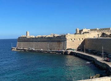 malta/marsamxett-harbour/landmark/st-lazarus-bastion