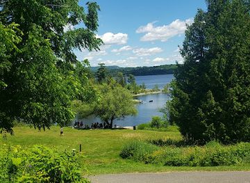 canada/ottawa/landmark/pinhey-s-point-historic-site