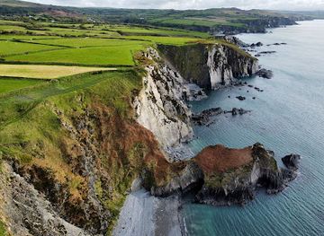 united-kingdom/pembrokeshire/landmark/pwllgwaelod-beach