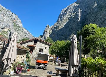 spain/picos-de-europa/landmark/bulnes-el-castillo