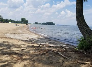 ohio/lake-erie-islands/landmark/lakeview-park
