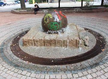 germany/dresden/landmark/martin-luther-platz