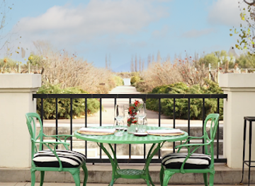 argentina/cuyo/landmark/cavas-wine-lodge