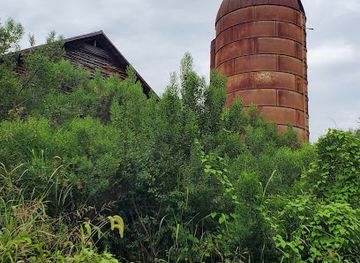 north-carolina/mooresville/landmark/days-of-thunder-barn