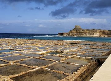 malta/xlendi-area/landmark/salt-pans