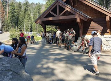 california/sequoia-national-park/landmark/sherman-tree-trail