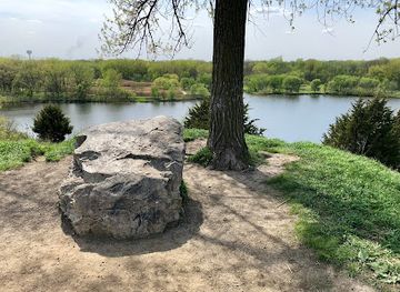 illinois/aurora/landmark/oakhurst-forest-preserve