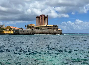 curacao/scharloo/landmark/renaissance-mall-rif-fort