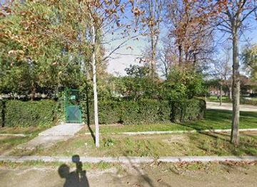 france/paris/champs-elysees/landmark/kiosque-des-champs-elysees