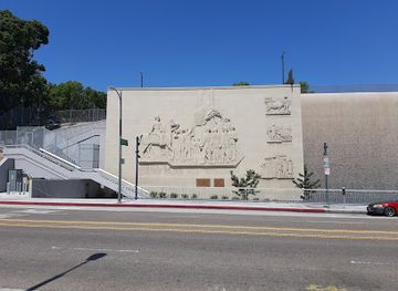california/los-angeles/landmark/fort-moore-pioneer-memorial