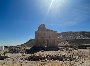 oman/wahiba-sands/landmark/bibi-maryam-mausoleum