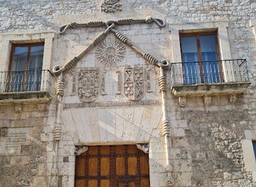 spain/burgos/landmark/casa-del-cordon