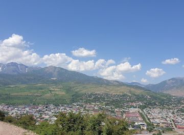 uzbekistan/nuratau-mountains/landmark/gora-myn-tukum