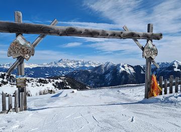 austria/pongau/landmark/powder-shuttle-talstation