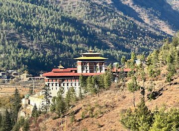 bhutan/paro/landmark/zuri-dzong