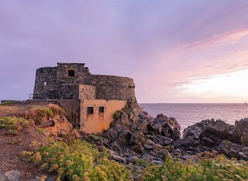 guernsey/perelle-bay/landmark/fort-doyle