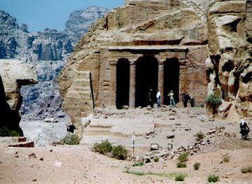 jordan/eastern-highlands/landmark/garden-temple