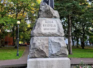 Lydia Koidula monument