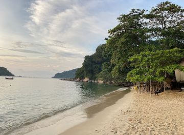 malaysia/pulau-pangkor/landmark/teluk-nipah-beach
