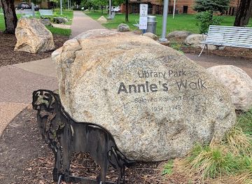 colorado/fort-collins/landmark/annie-the-railroad-dog