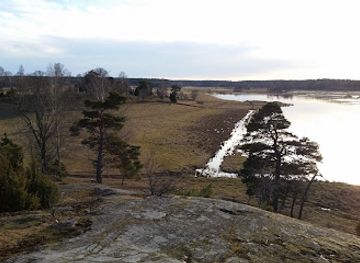 sweden/svealand/landmark/angarnsjoangen